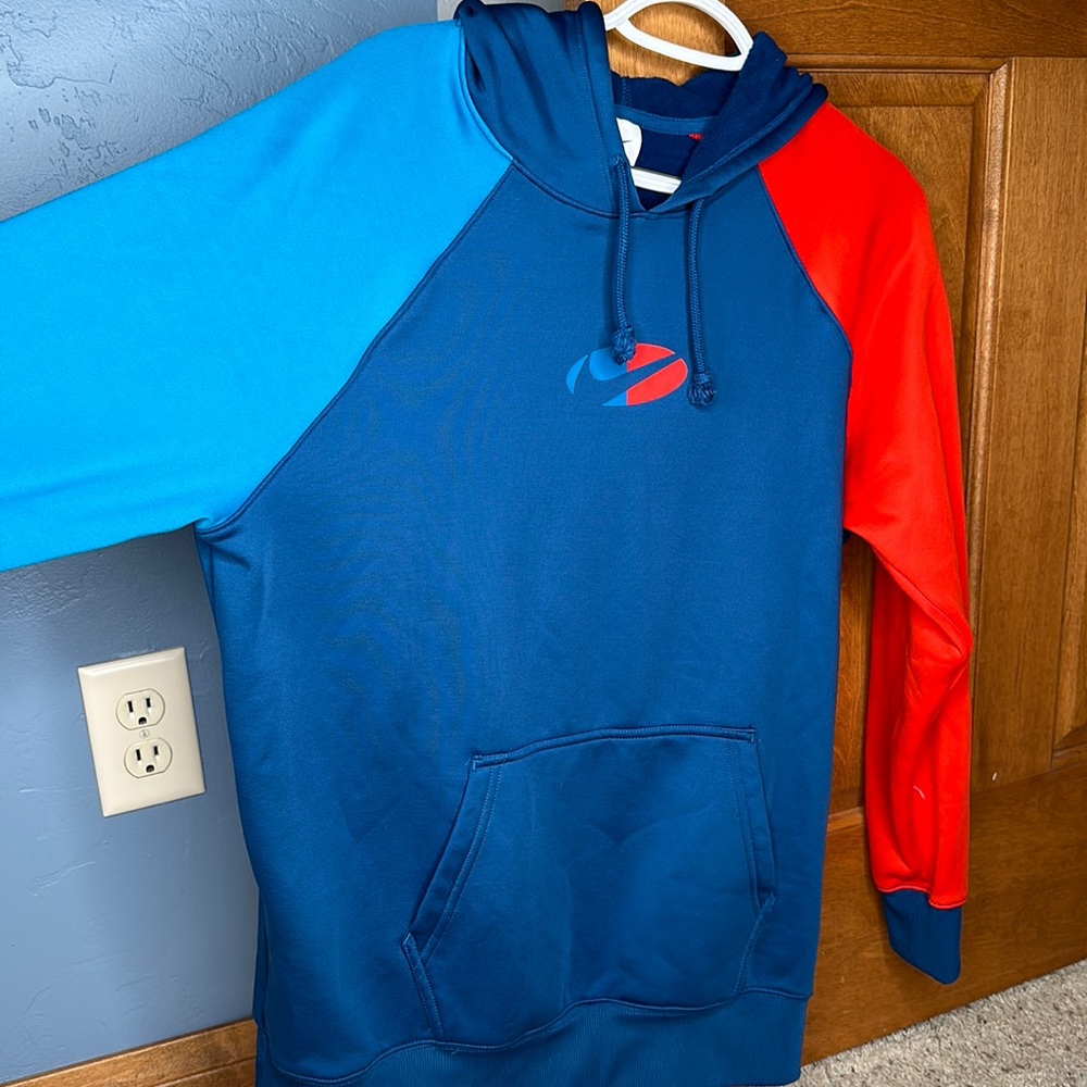 Nike USA colored hoodie size small in woman’s almost never worn